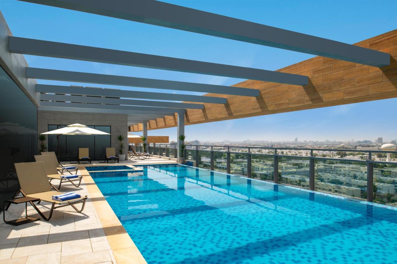 Swissotel Living Jiddah Esterno foto Rooftop pool