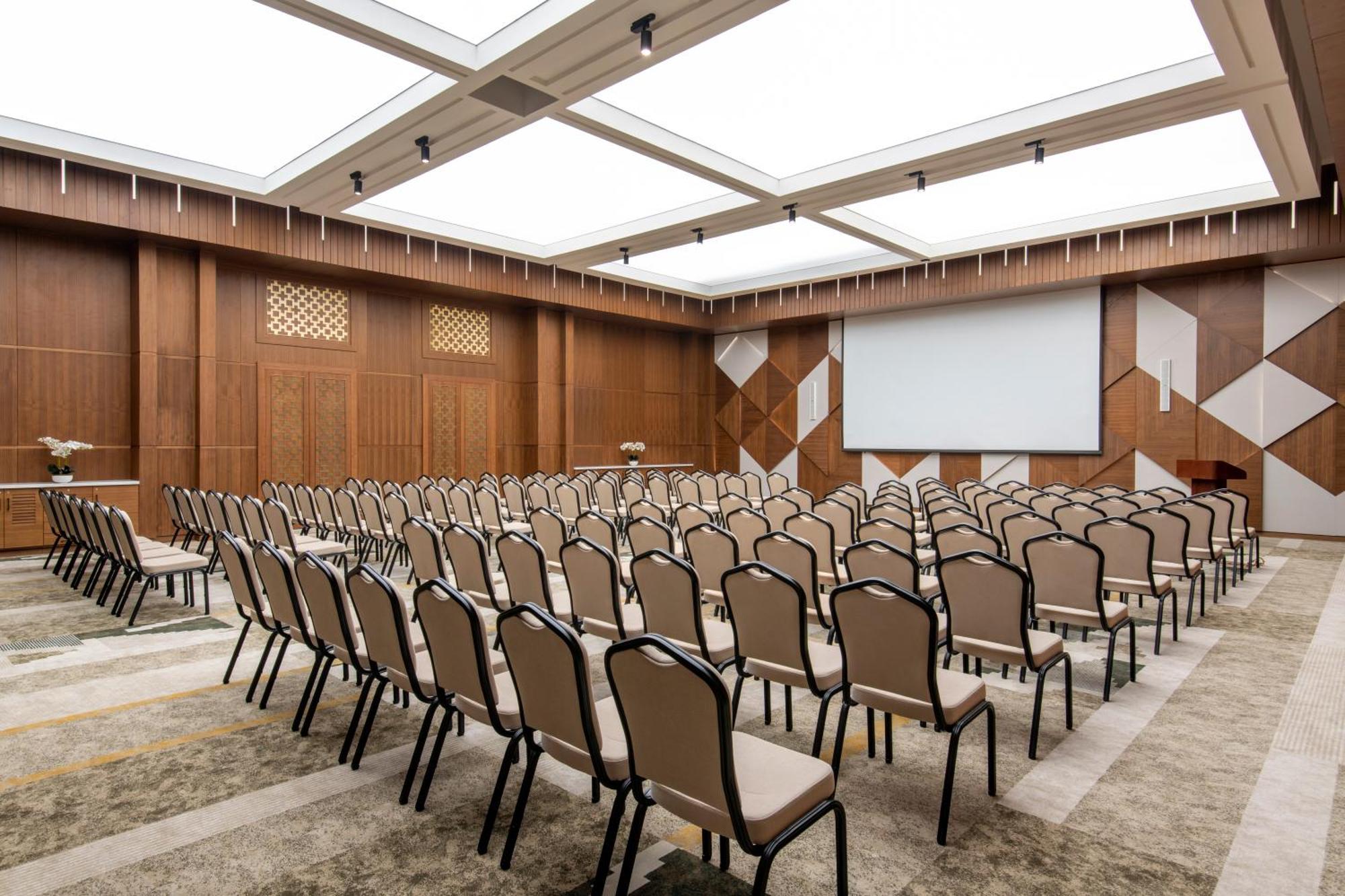 Swissotel Living Jiddah Esterno foto The main conference hall