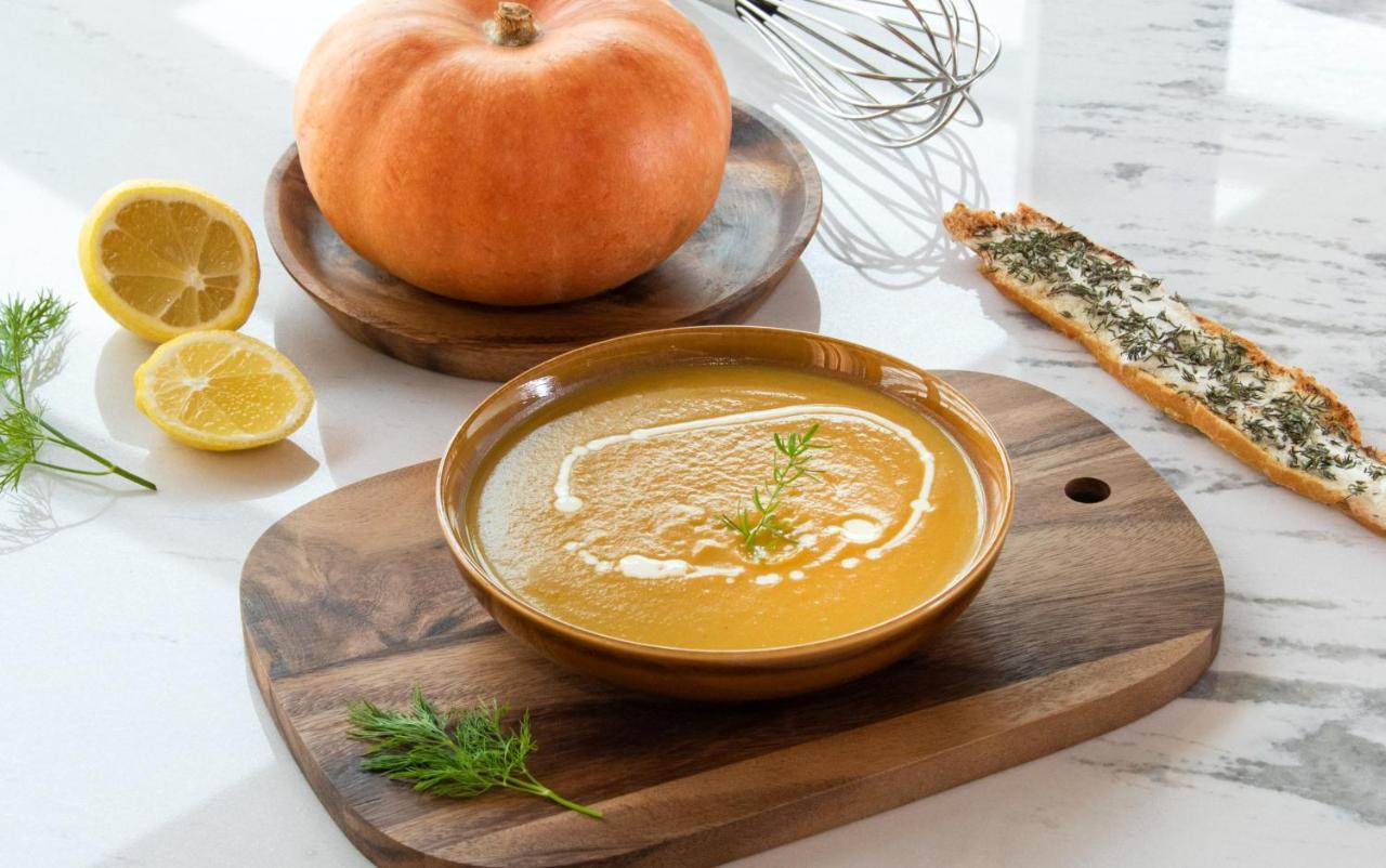Swissotel Living Jiddah Esterno foto Pumpkin soup