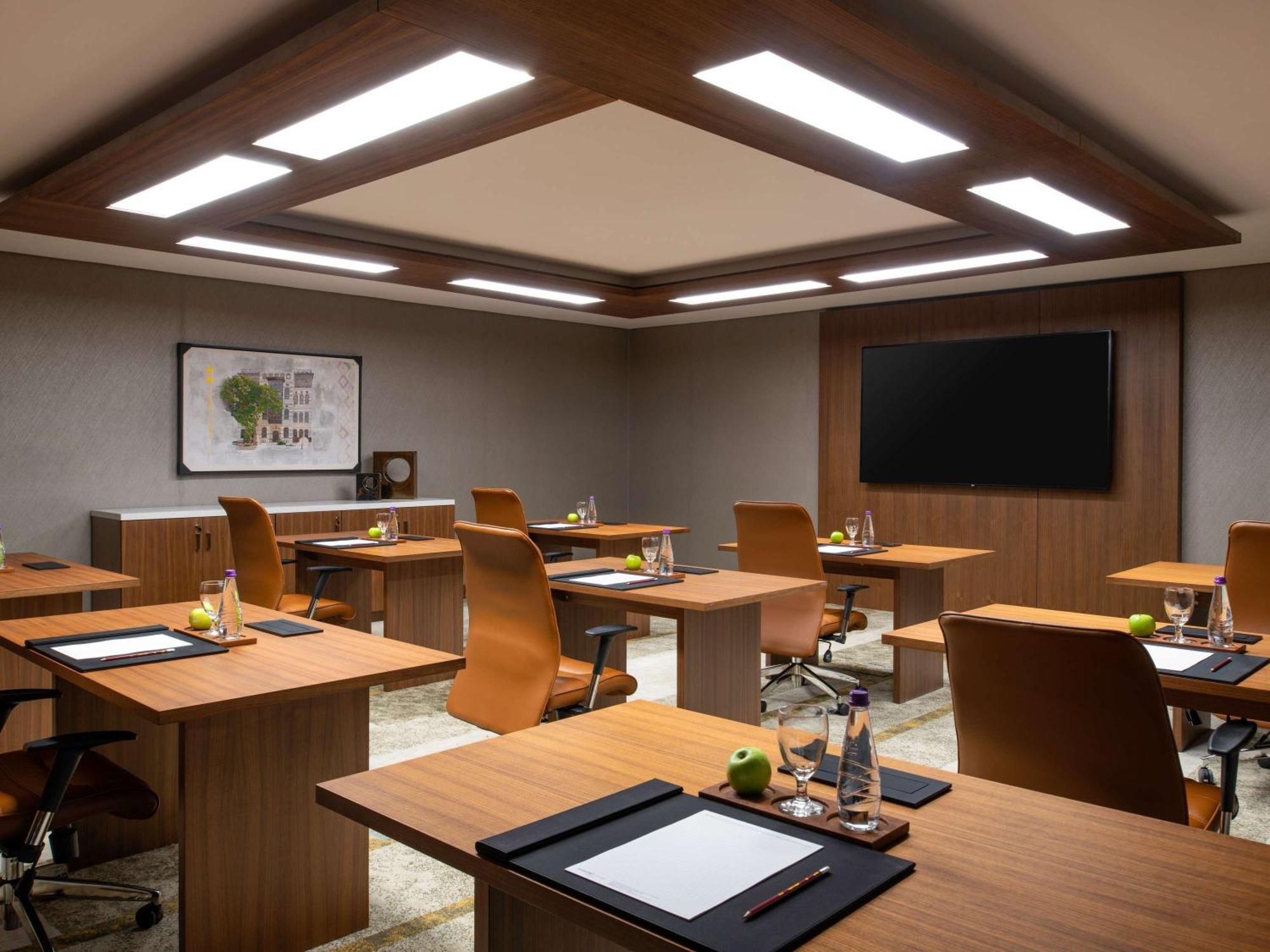 Swissotel Living Jiddah Esterno foto Meeting room