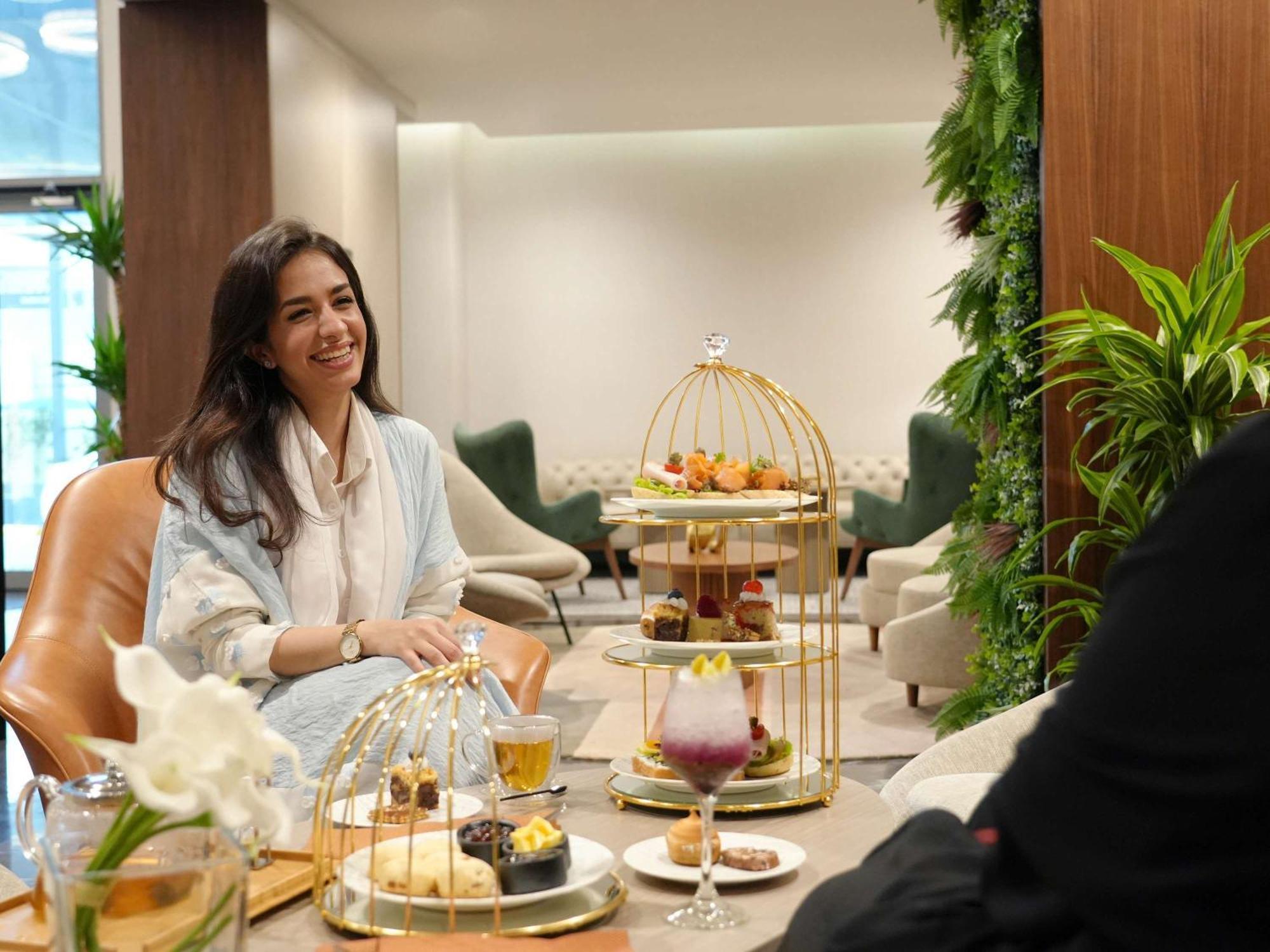 Swissotel Living Jiddah Esterno foto The Lounge at the airport